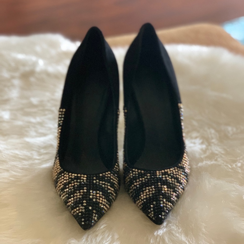 Giuseppe Suede Pumps